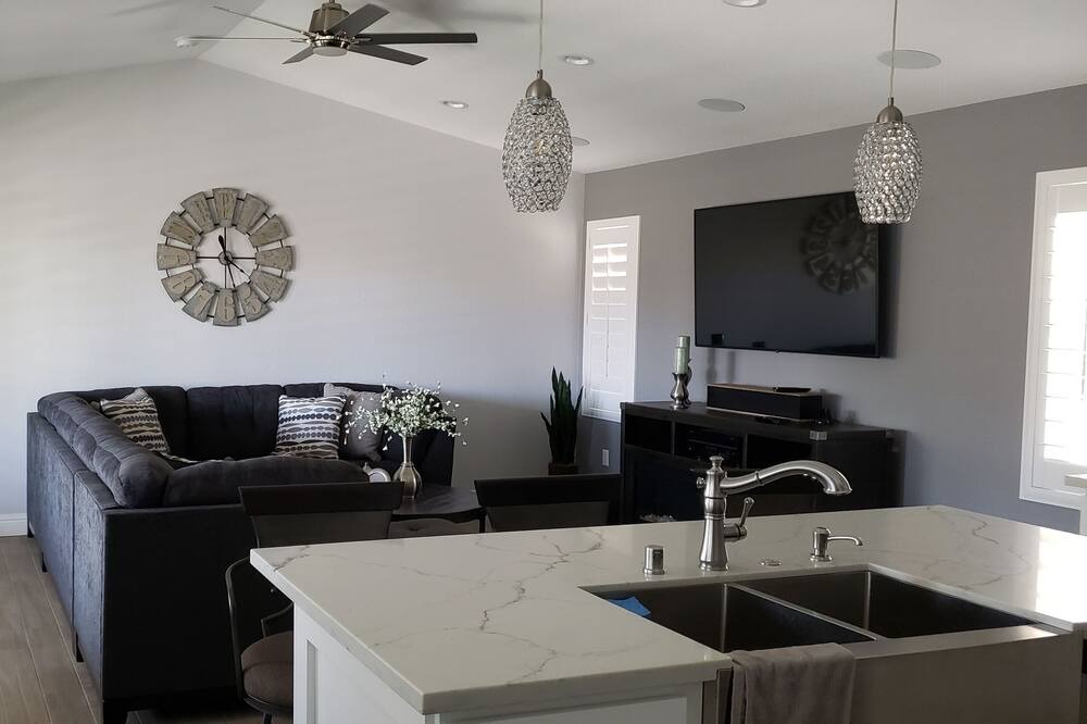 Photo of Livingroom in Rancho Cucamonga