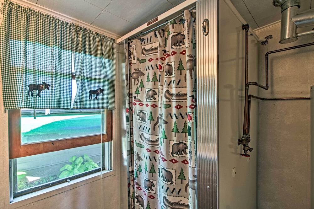 Photo of Bathroom in Deerwood