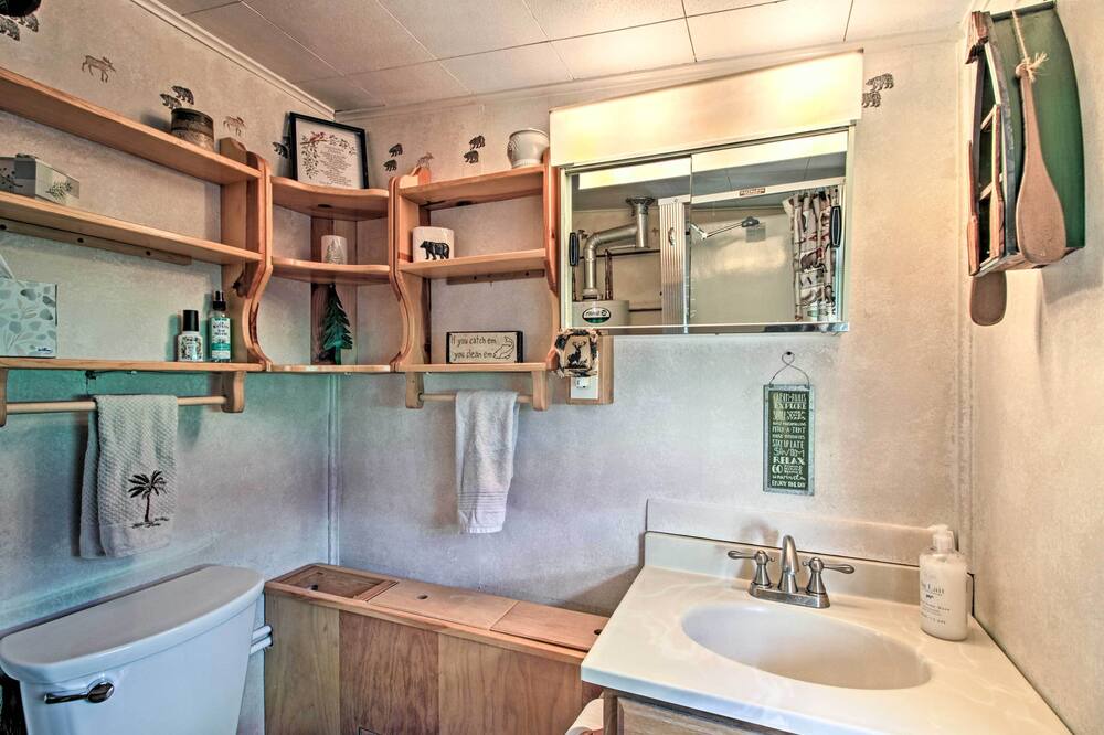 Photo of Bathroom in Deerwood