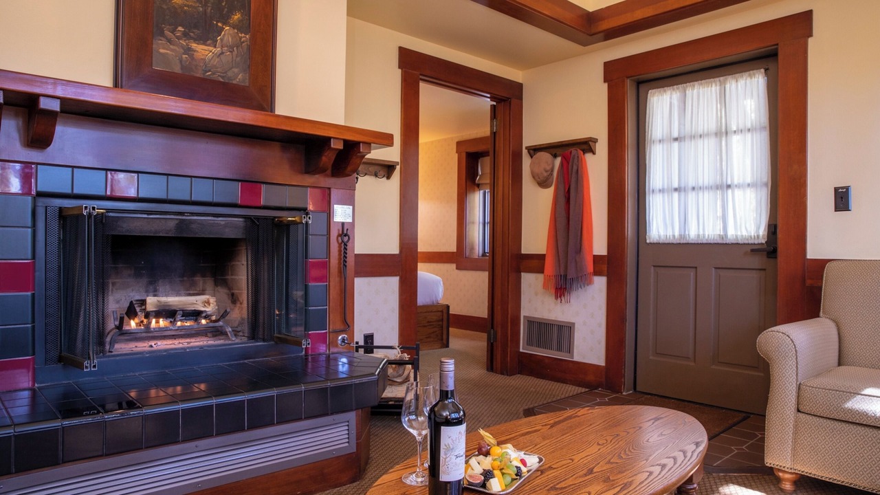 Photo of Livingroom in Lake Arrowhead