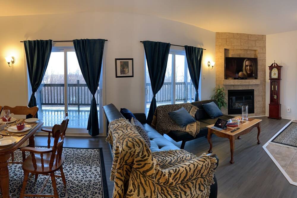 Photo of Livingroom in Sainte-Ann-des-Lacs
