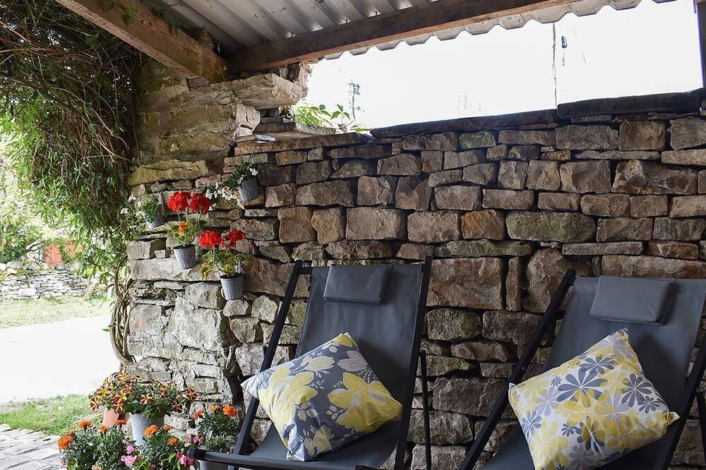 Photo of Outdoor in Thornton Rust