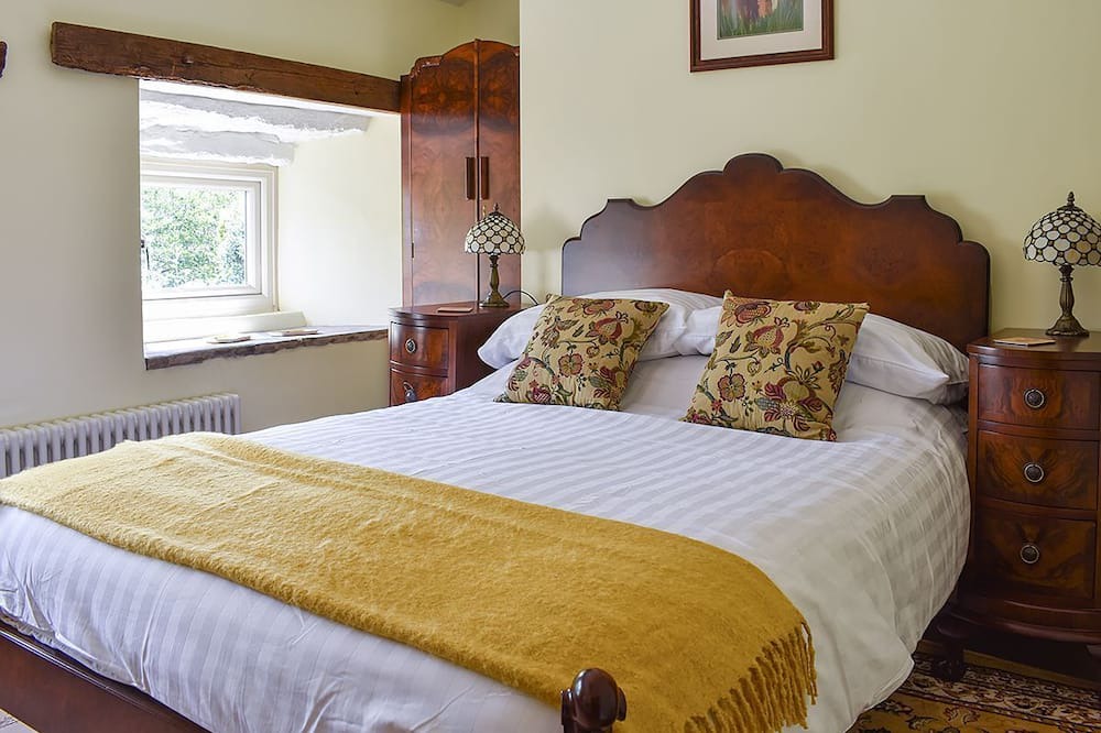 Photo of Bedroom in Thornton Rust