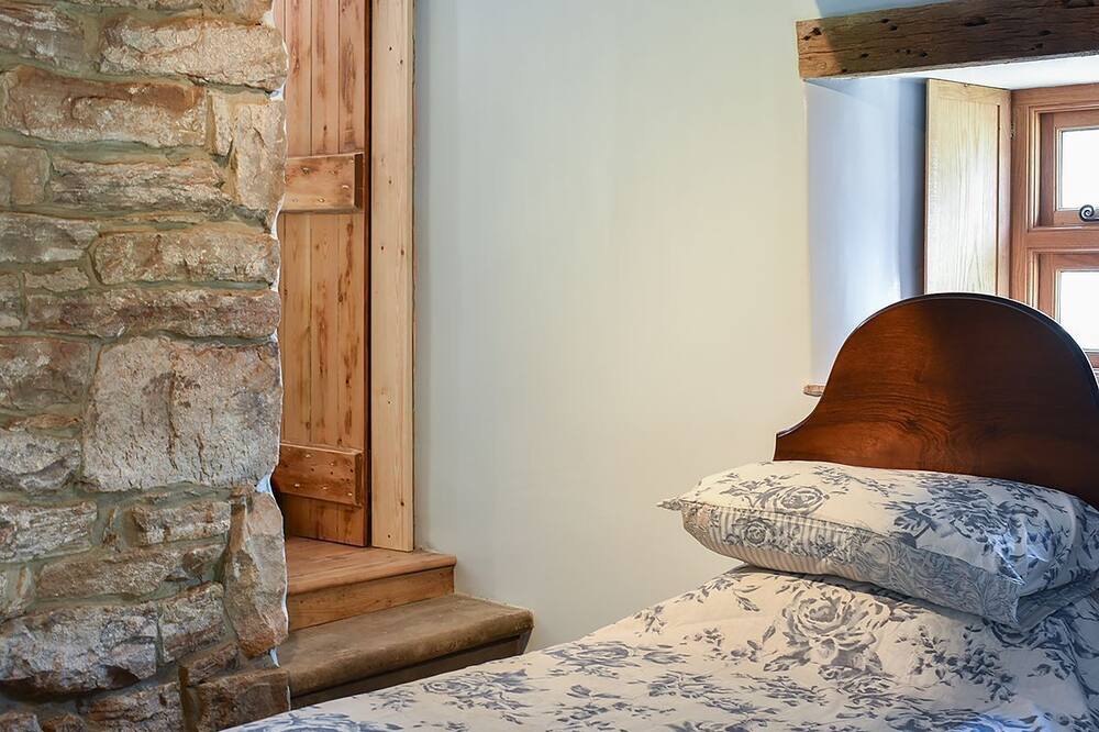 Photo of Bedroom in Thornton Rust