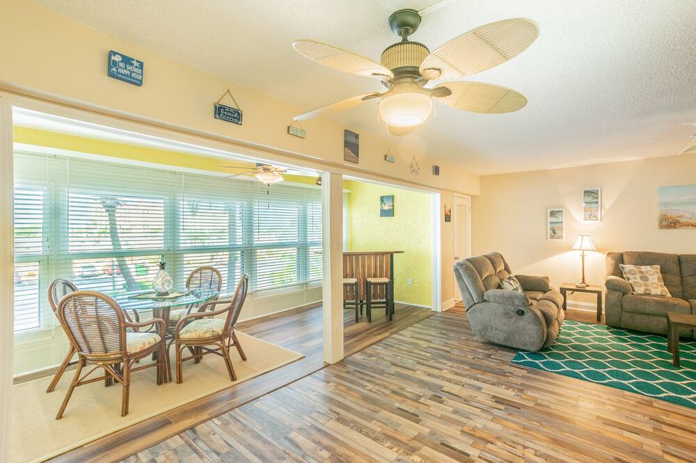 Photo of Bedroom in Bay Esplanade