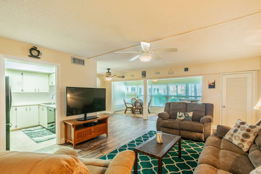 Photo of Livingroom in Bay Esplanade