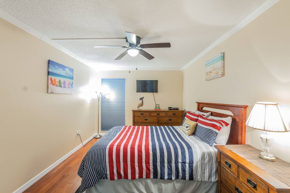 Photo of Bedroom in Bay Esplanade