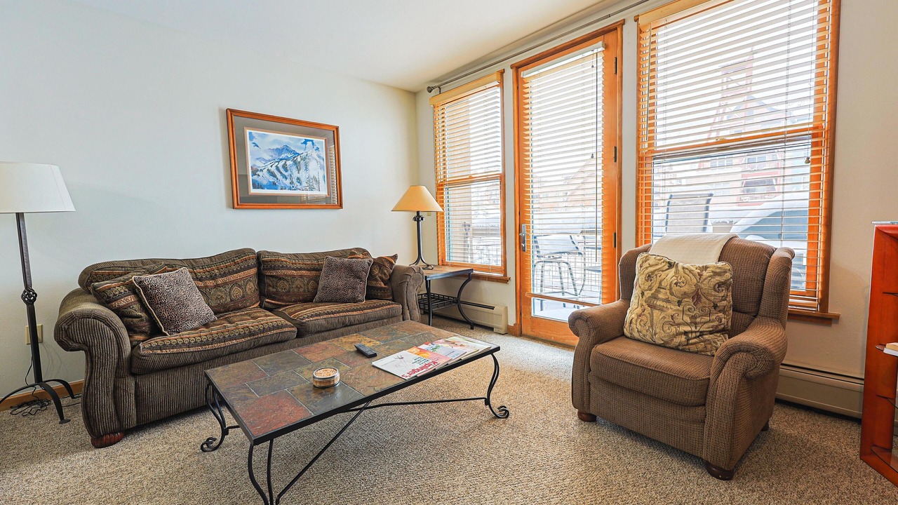 Photo of Livingroom in River Run