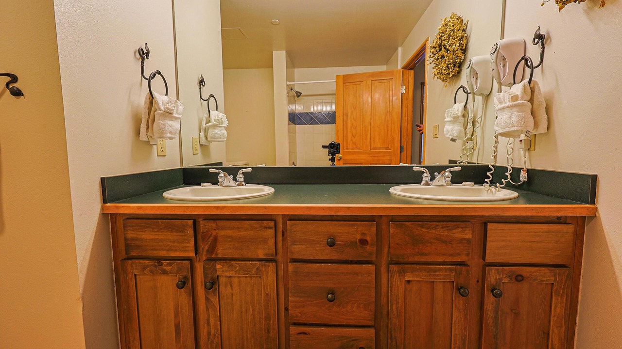 Photo of Bathroom in River Run