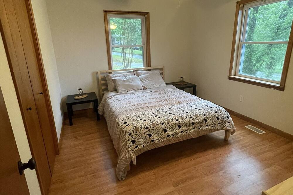 Photo of Bedroom in Mammoth Spring