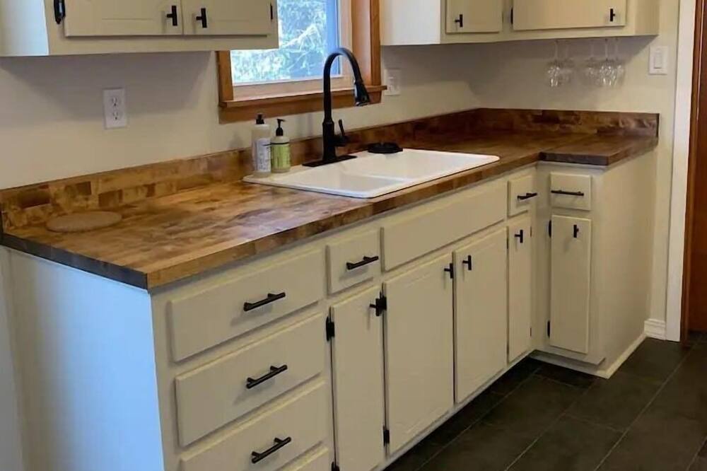 Photo of Kitchen in Mammoth Spring