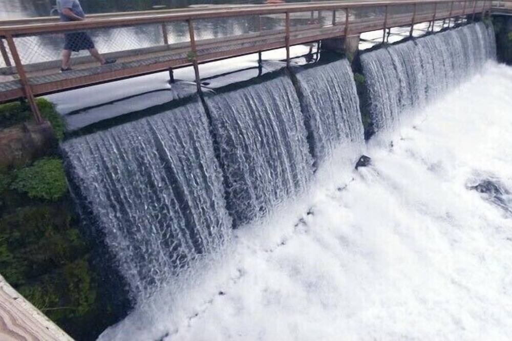Photo of Others in Mammoth Spring