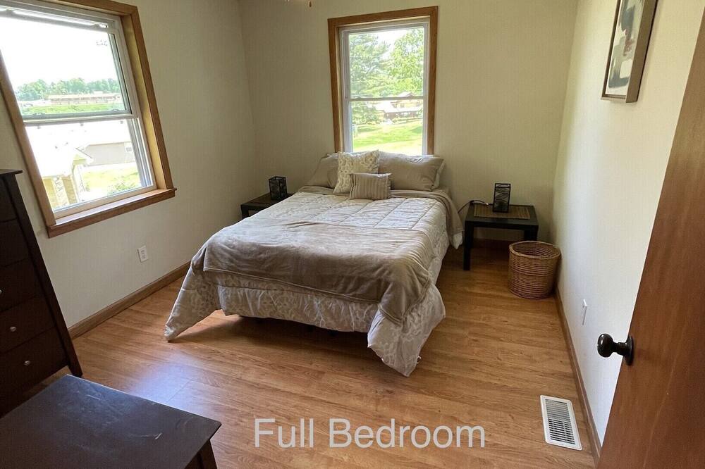 Photo of Bedroom in Mammoth Spring