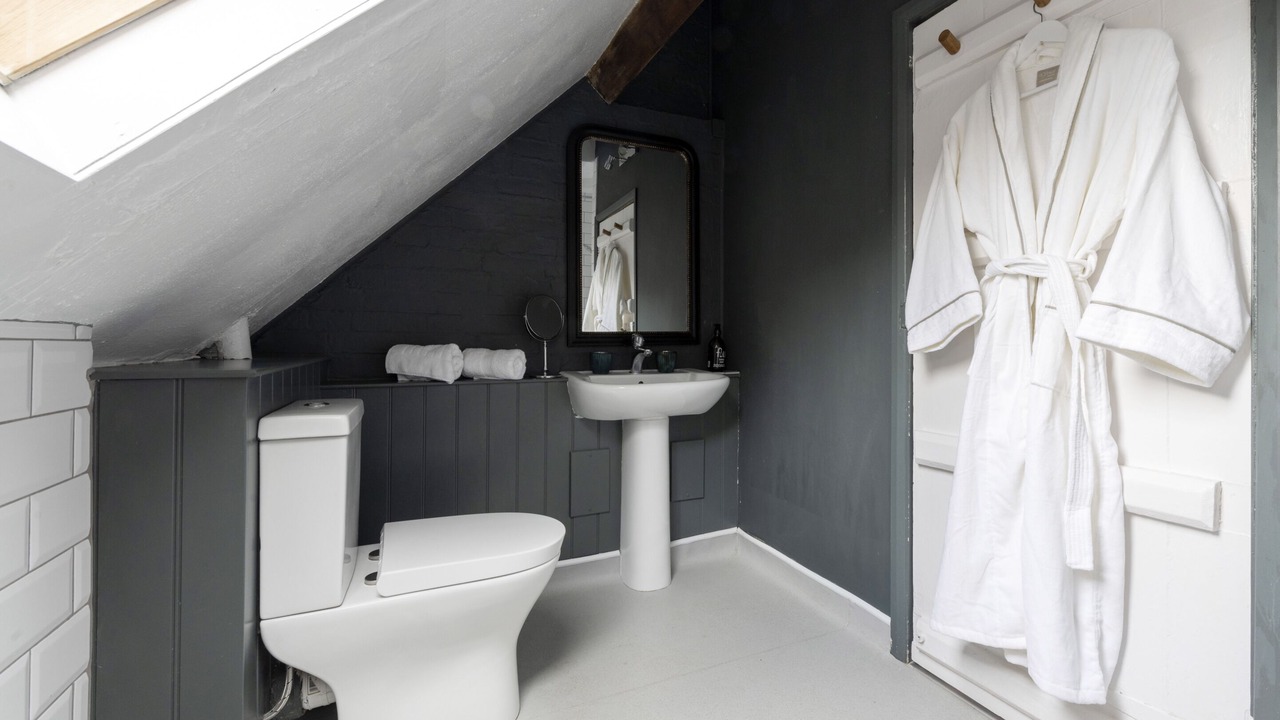 Photo of Bathroom in Fonthill Bishop