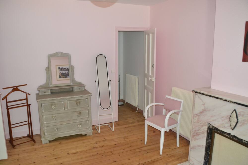 Photo of Bedroom in Escoussens