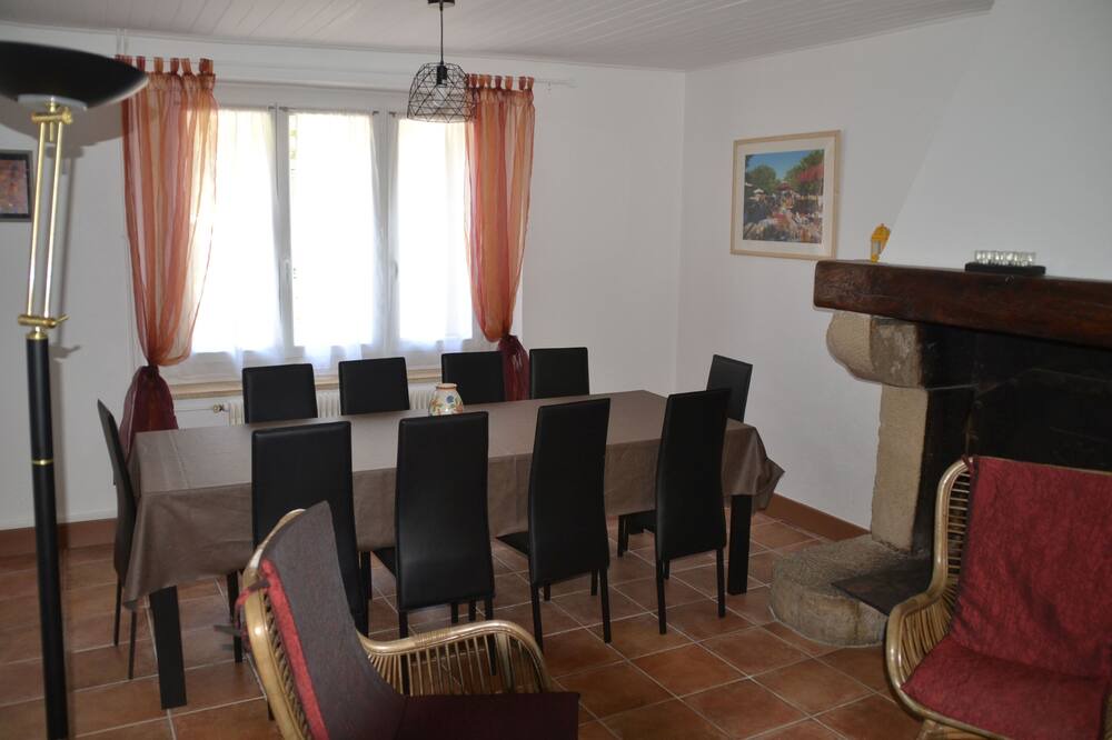 Photo of Livingroom in Escoussens
