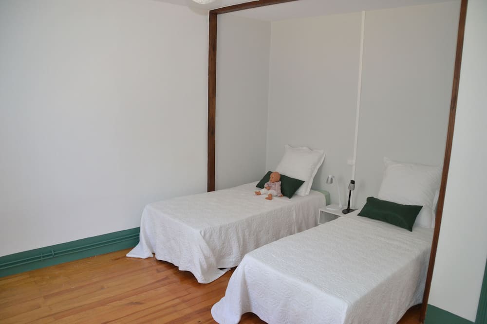 Photo of Bedroom in Escoussens