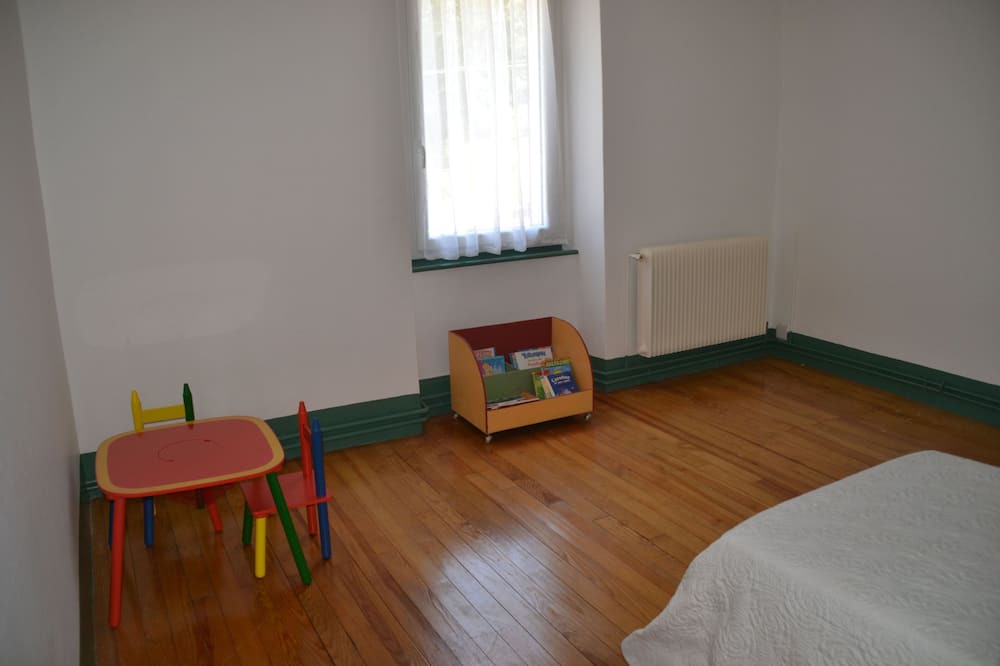 Photo of Bedroom in Escoussens
