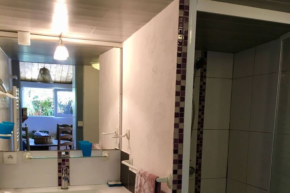 Photo of Bathroom in Saint-Pere-en-Retz