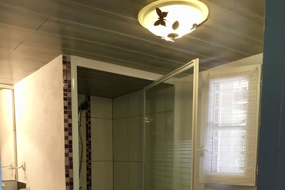 Photo of Bathroom in Saint-Pere-en-Retz