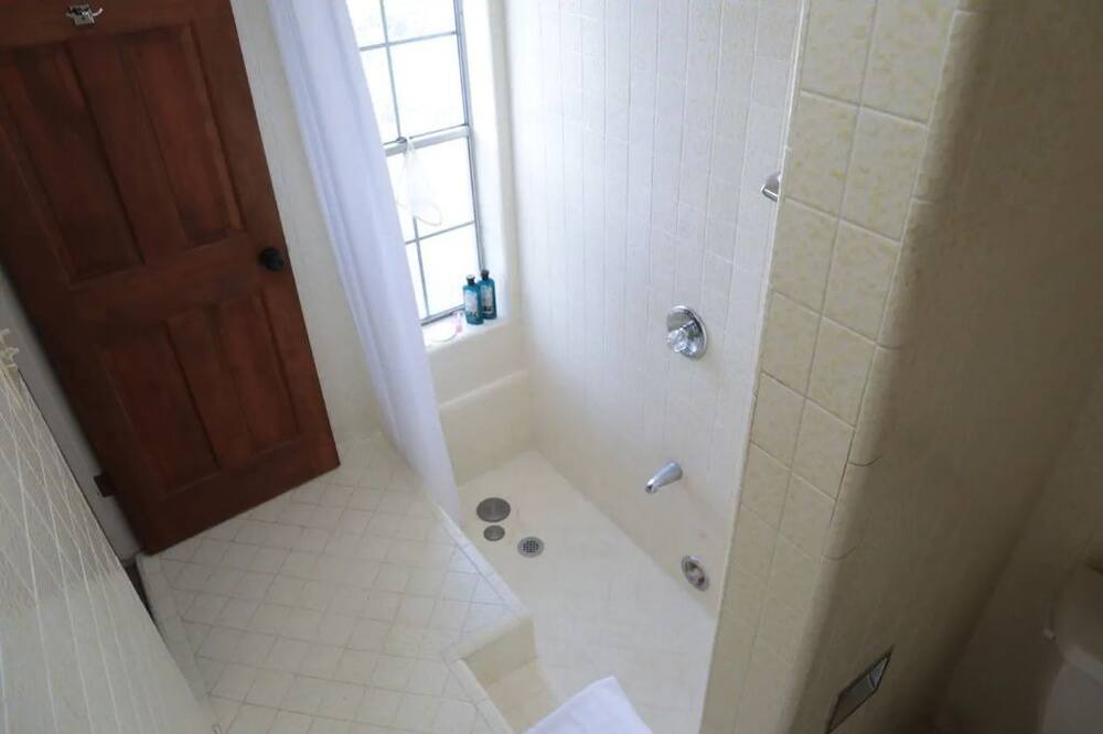 Photo of Bathroom in Snowflake