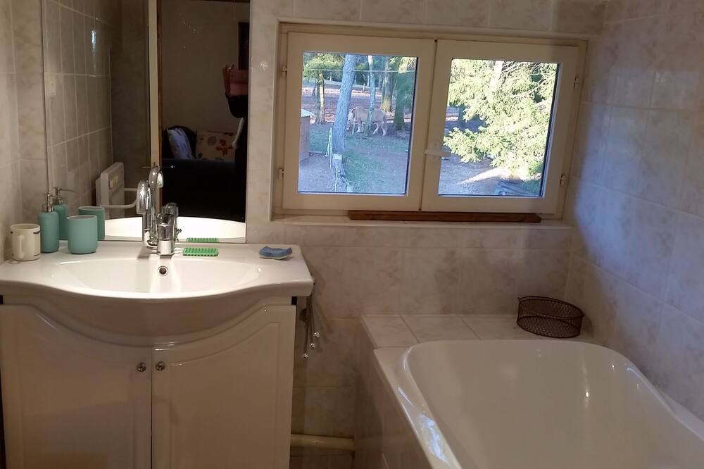 Photo of Bathroom in Colroy-la-Grande