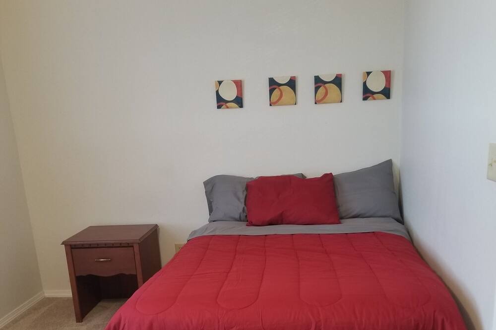 Photo of Bedroom in St. Robert