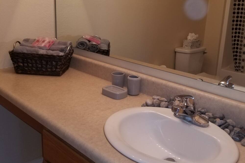 Photo of Bathroom in St. Robert