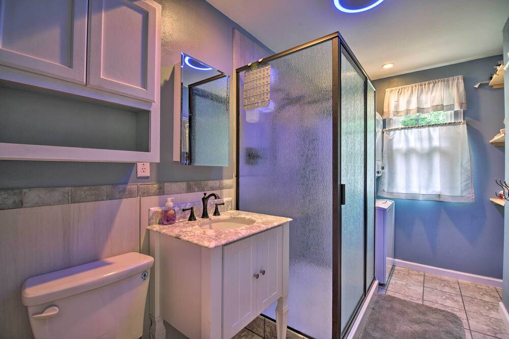 Photo of Bathroom in Sardis
