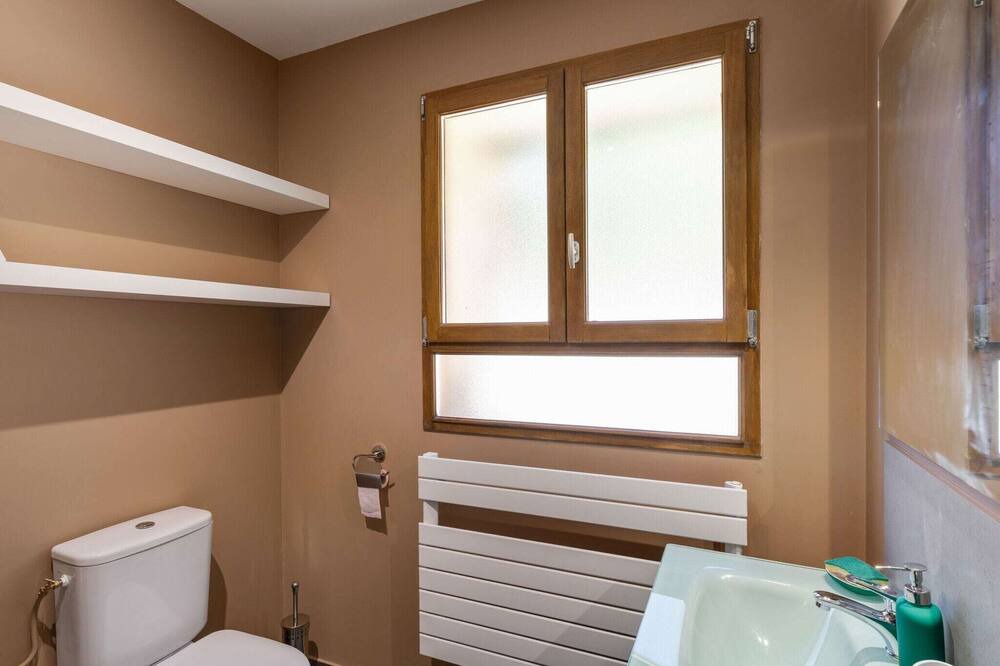 Photo of Bathroom in Orgnac-l'Aven