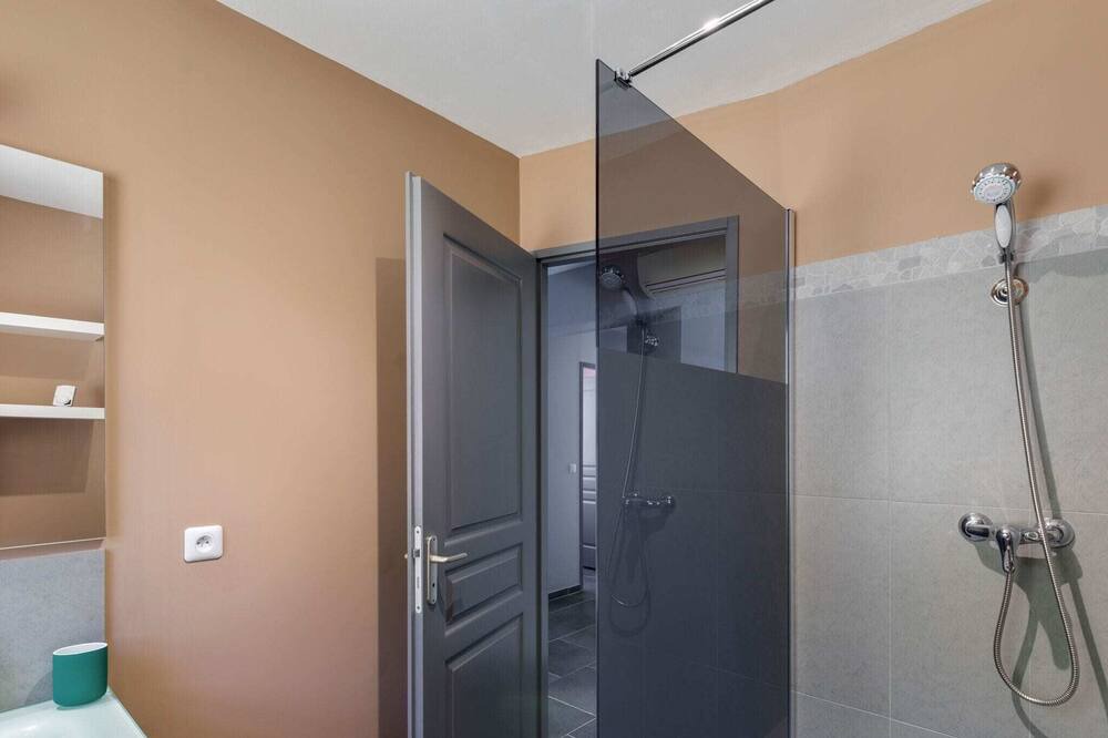 Photo of Bathroom in Orgnac-l'Aven