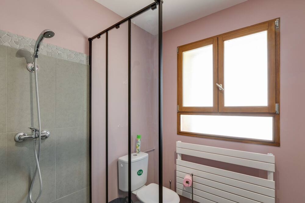 Photo of Bathroom in Orgnac-l'Aven