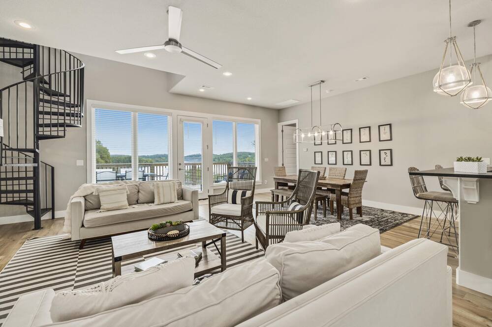 Photo of Livingroom in Springdale