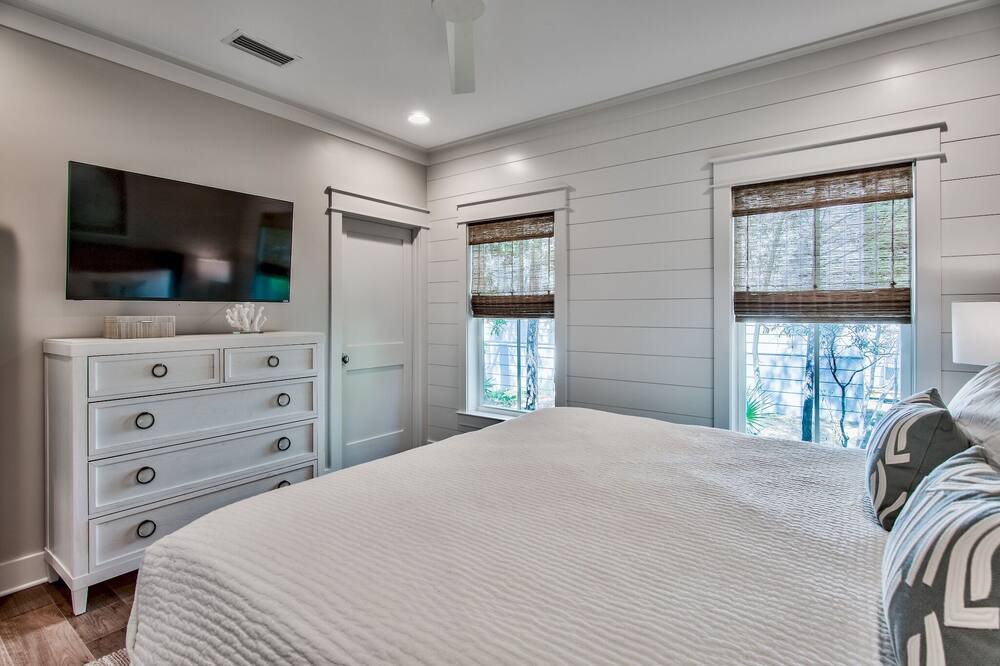 Photo of Bedroom in White's Gulfview