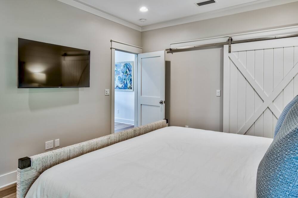 Photo of Bedroom in White's Gulfview