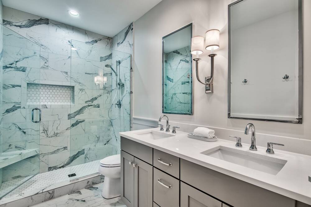 Photo of Bathroom in White's Gulfview
