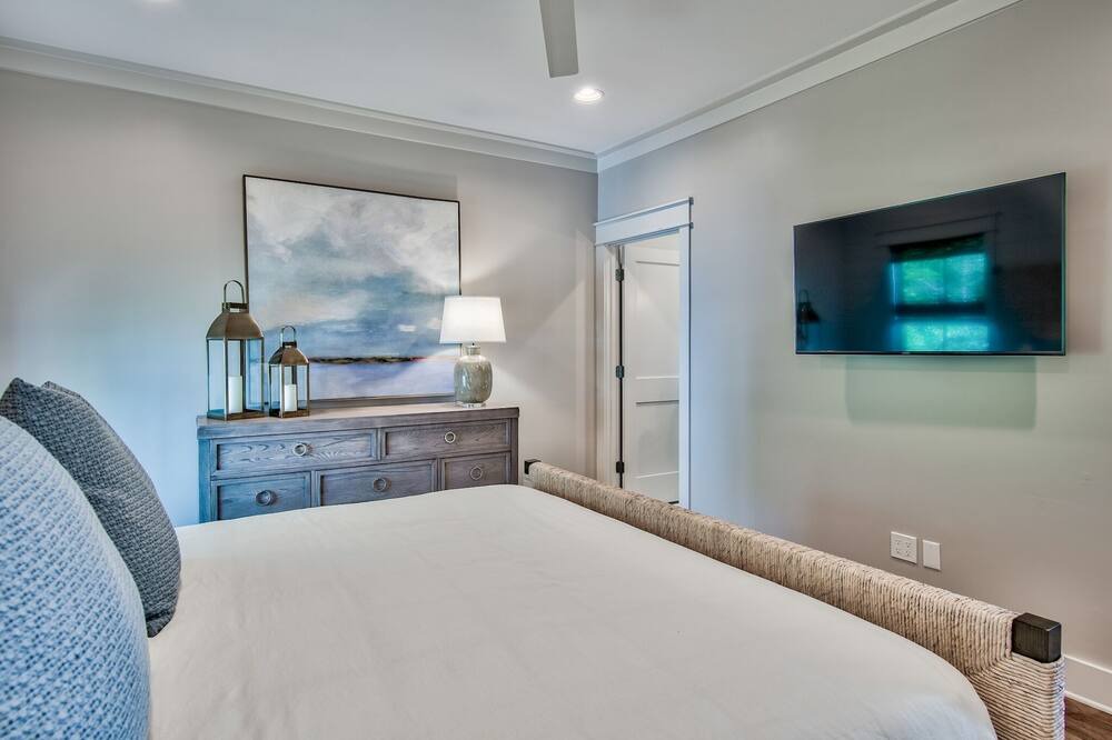 Photo of Bedroom in White's Gulfview