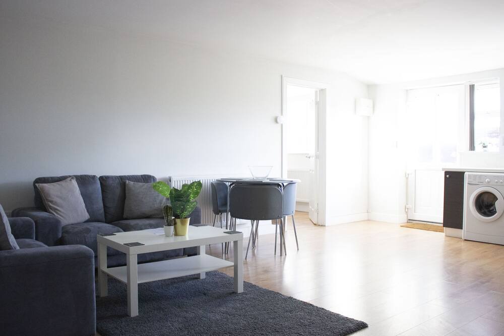 Photo of Livingroom in Loughborough