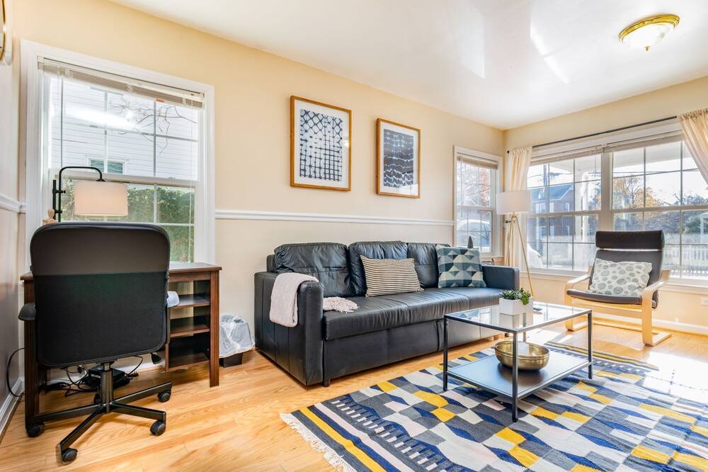 Photo of Bedroom in Bluemont