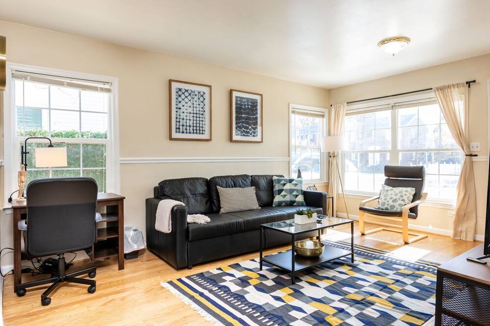 Photo of Bedroom in Bluemont