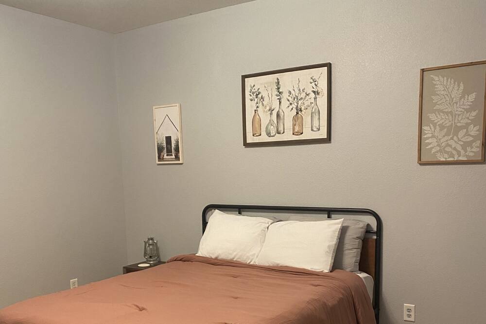 Photo of Bedroom in Steelville