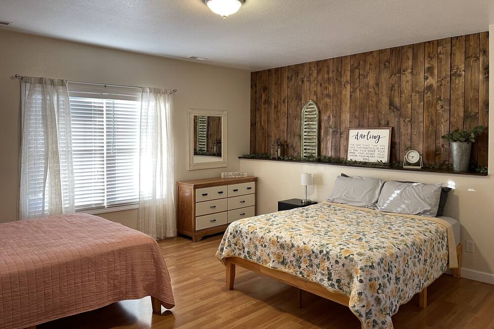 Photo of Bedroom in Steelville