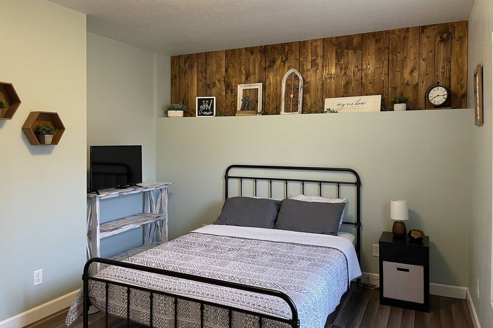Photo of Bedroom in Steelville