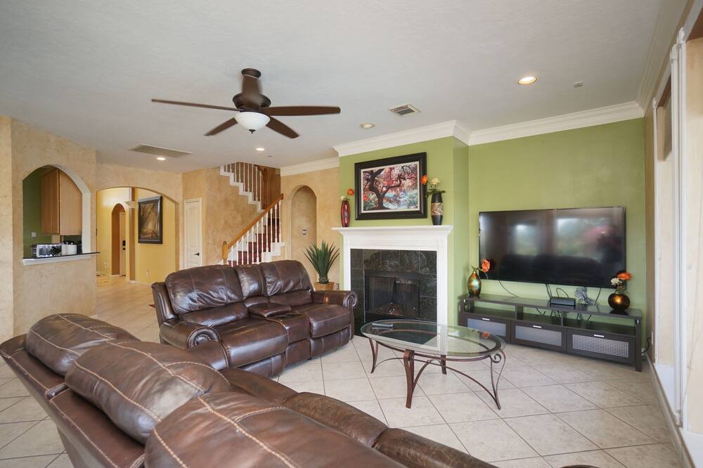 Photo of Livingroom in FM 1960