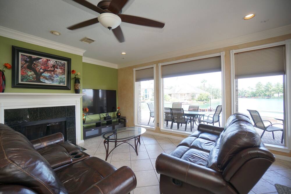 Photo of Livingroom in FM 1960