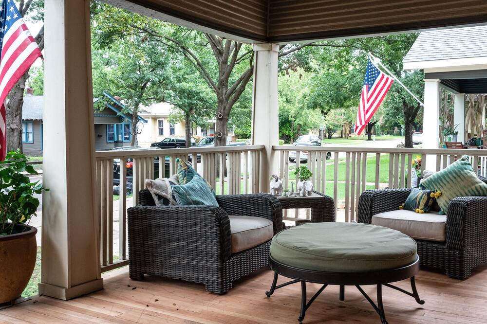 Photo of Outdoor in Junius Heights