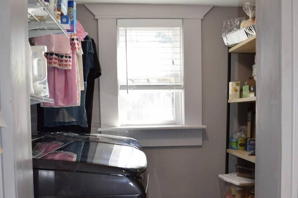 Photo of Bedroom in Junius Heights