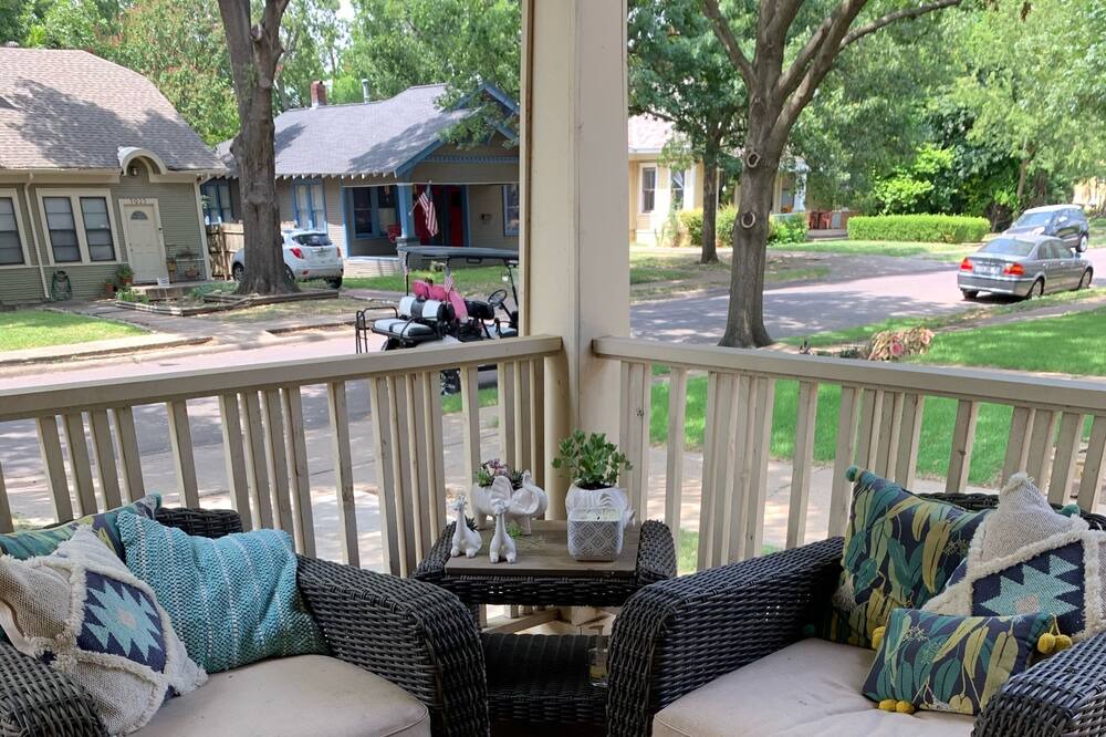 Photo of Outdoor in Junius Heights