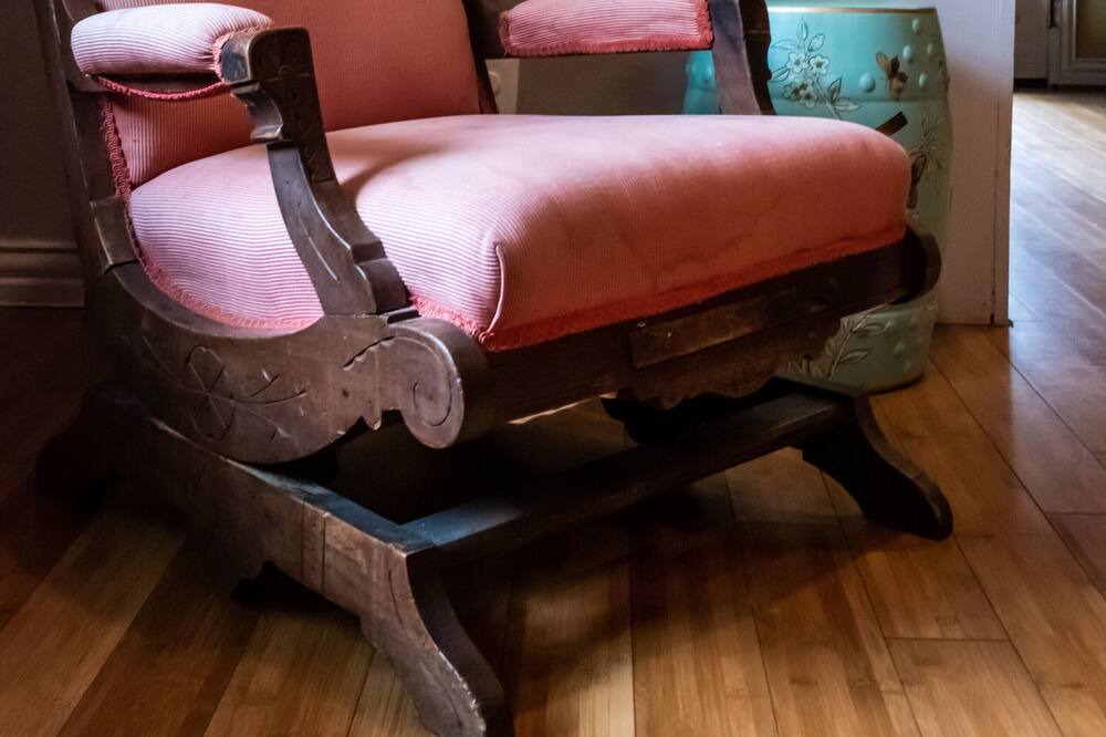 Photo of Bedroom in Junius Heights