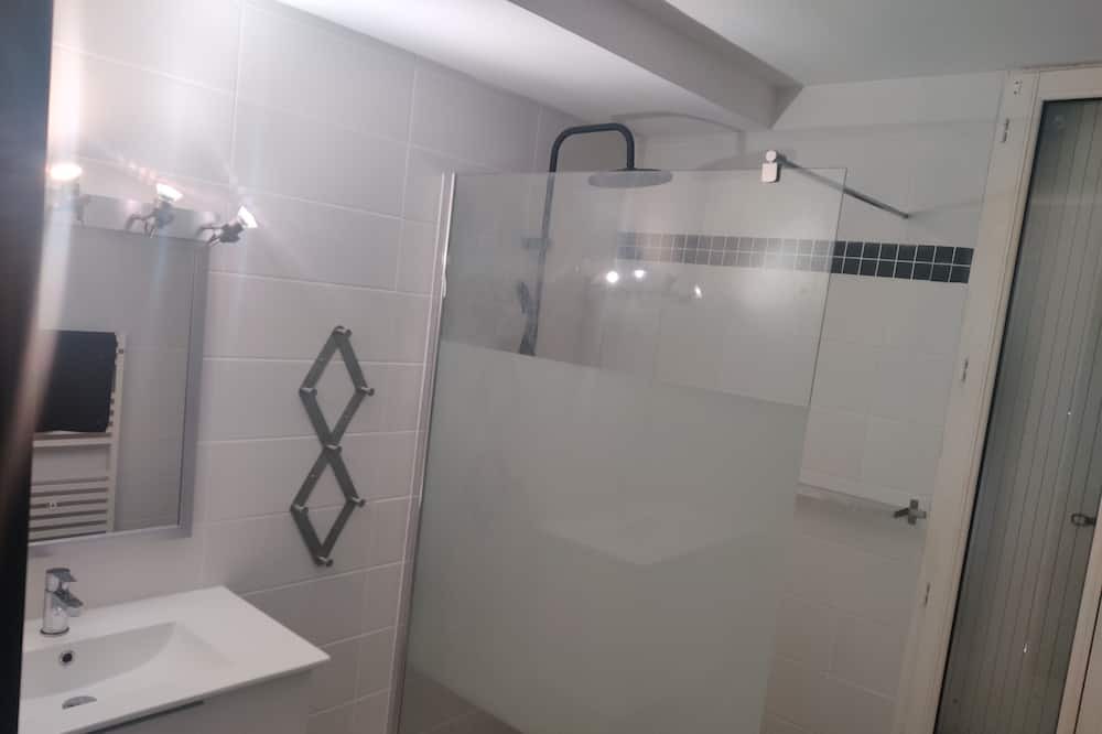 Photo of Bathroom in Saint-Mathieu